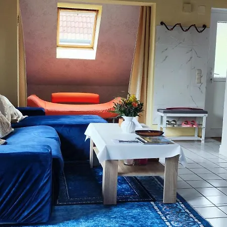Ruhiges Elbhaeuschen Nahe Hamburg